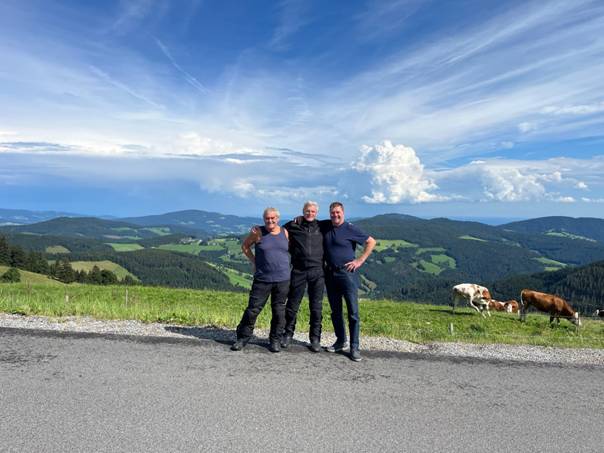 Ein Bild, das draußen, Himmel, Wolke, Gras enthält.  Automatisch generierte Beschreibung